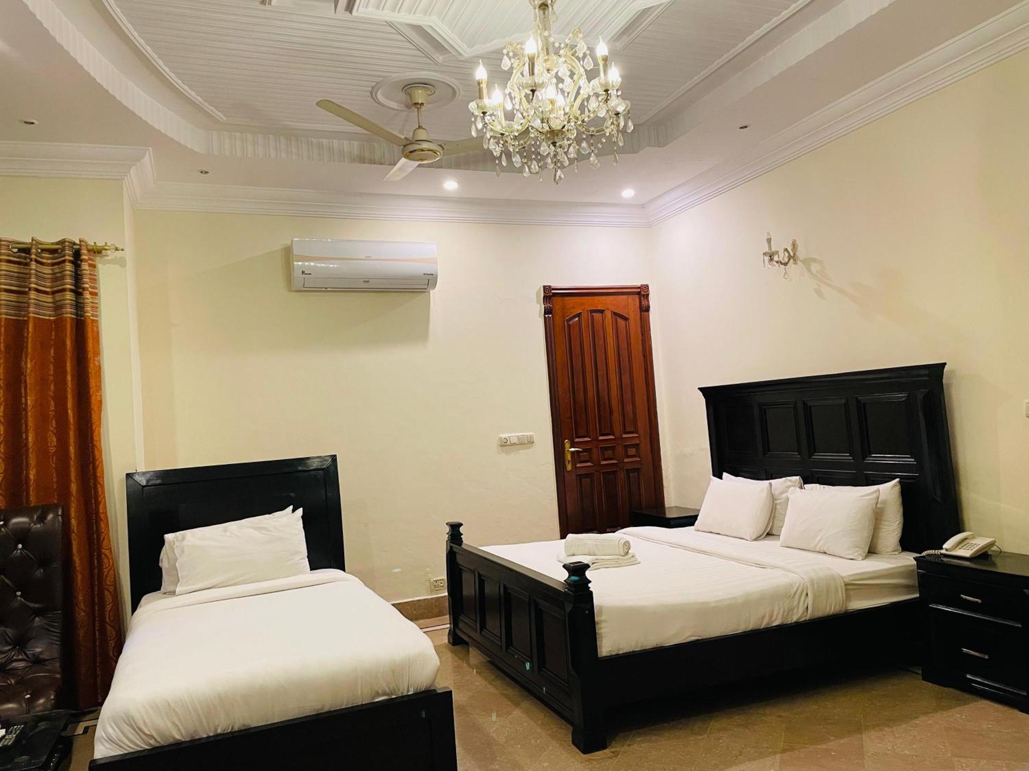 Executive Galaxy Guest House İslamabad Dış mekan fotoğraf
