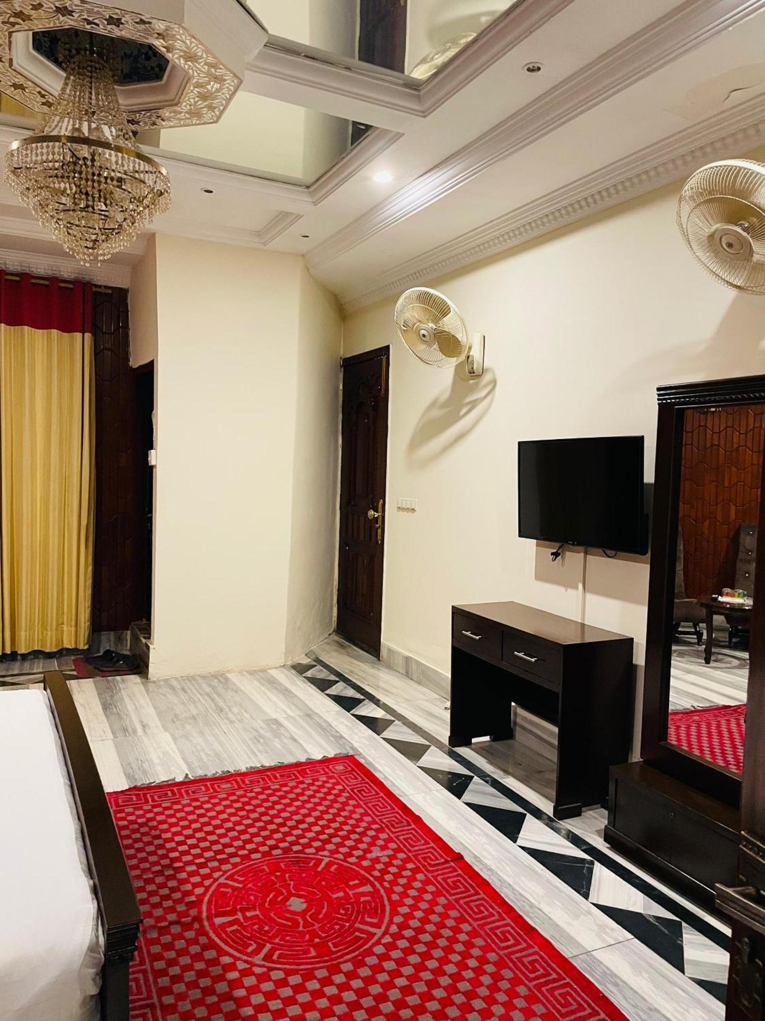 Executive Galaxy Guest House İslamabad Dış mekan fotoğraf