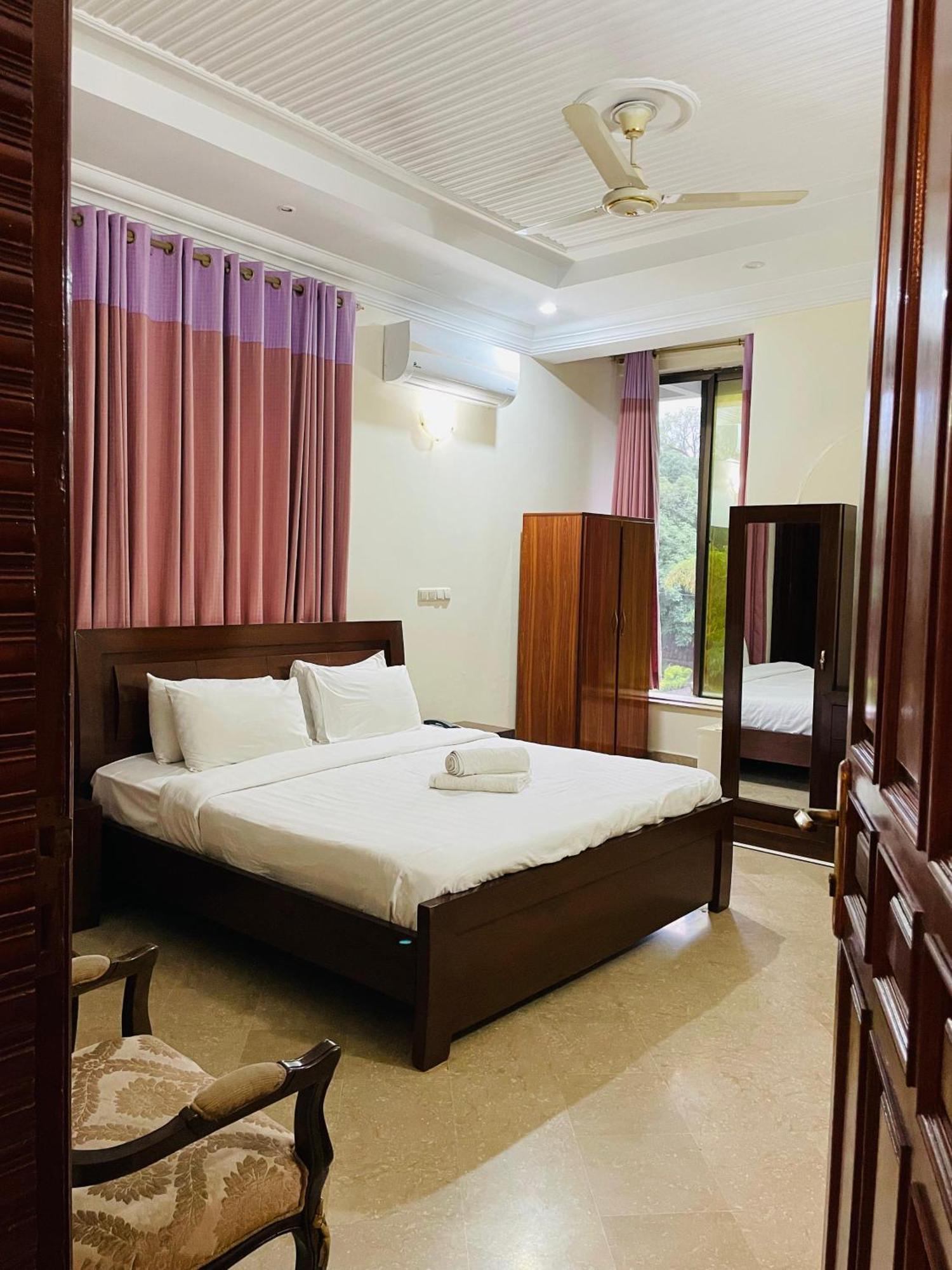Executive Galaxy Guest House İslamabad Dış mekan fotoğraf