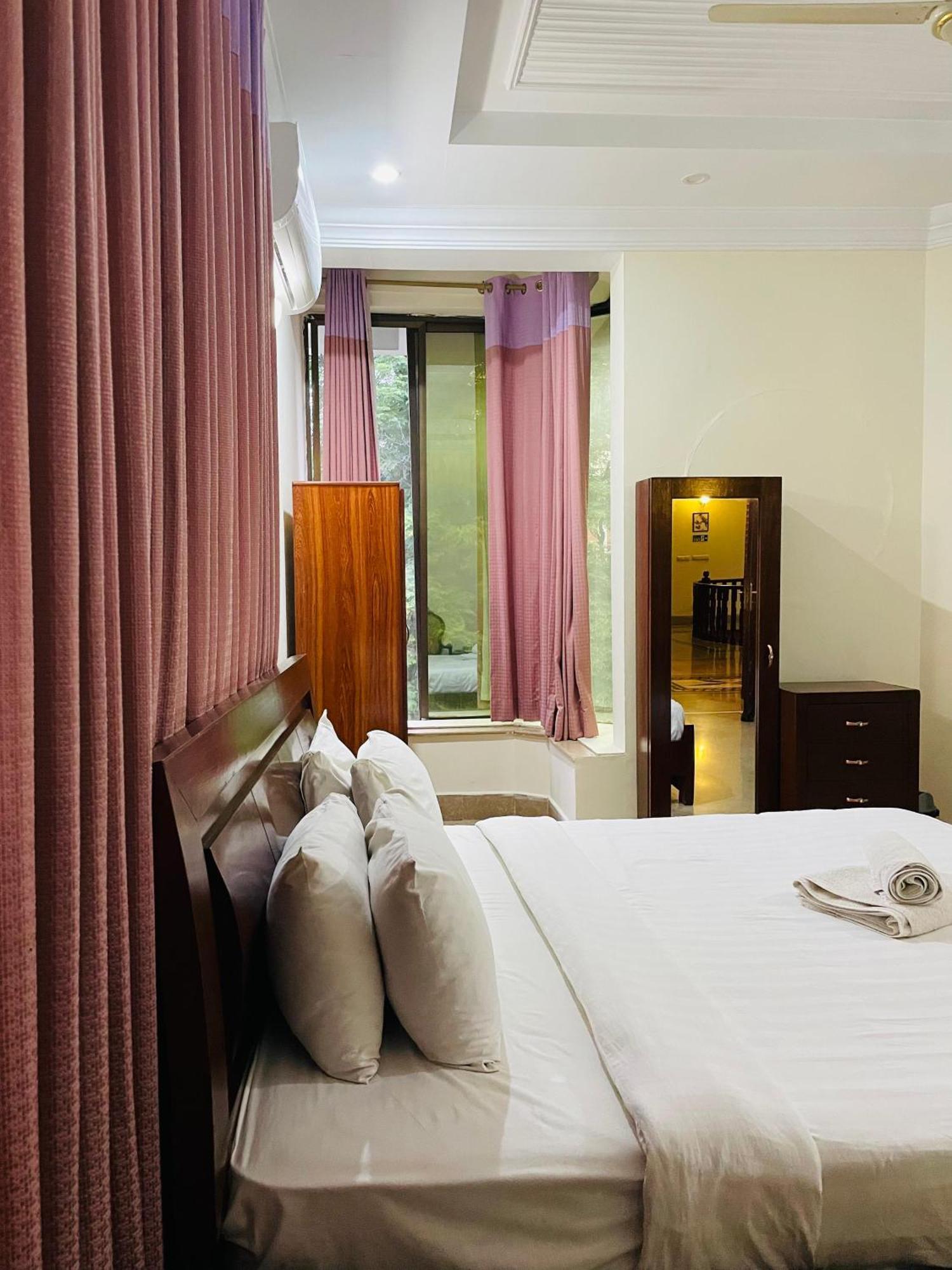 Executive Galaxy Guest House İslamabad Dış mekan fotoğraf
